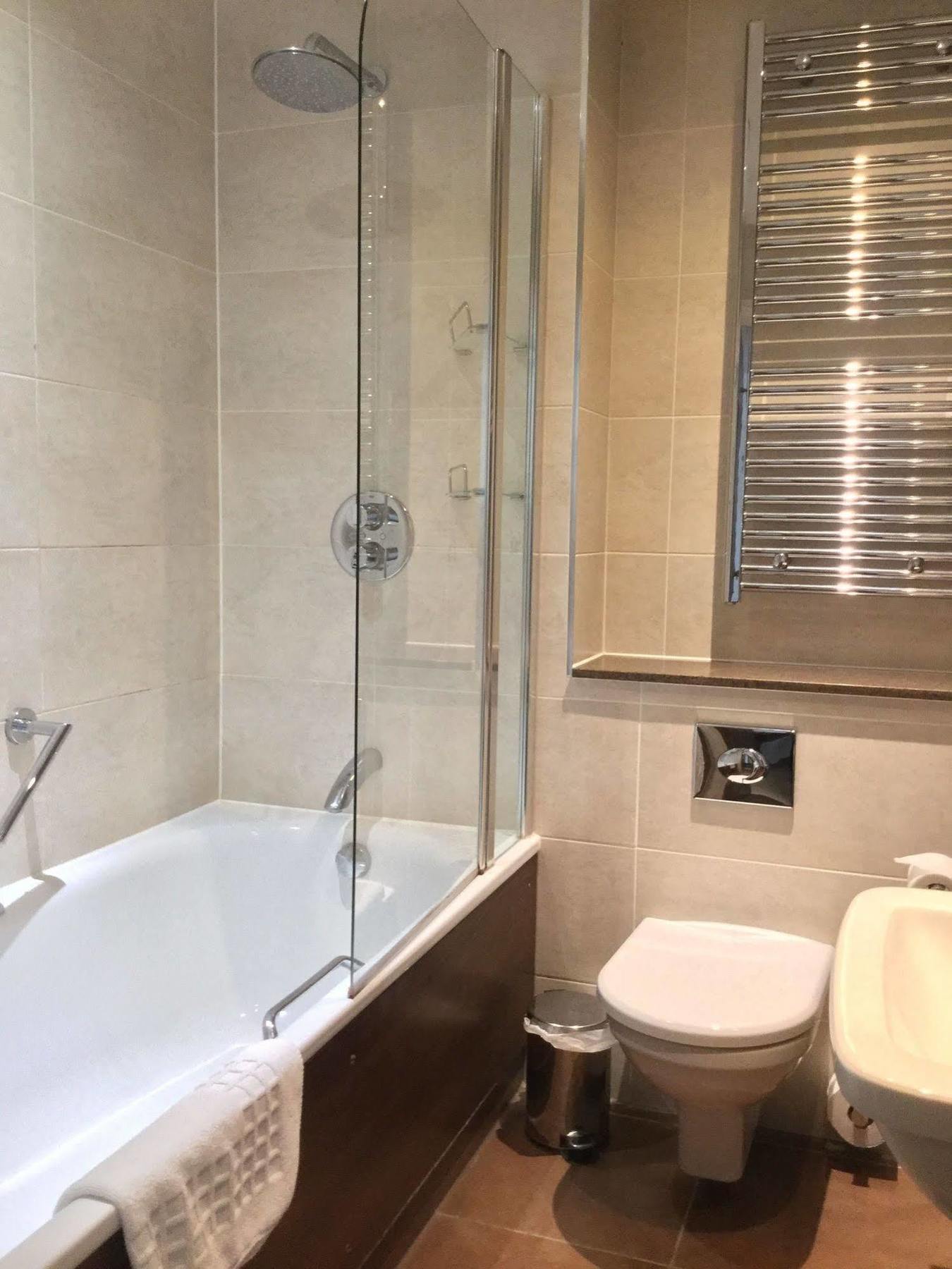 The Boleyn Hotel Staines-upon-Thames