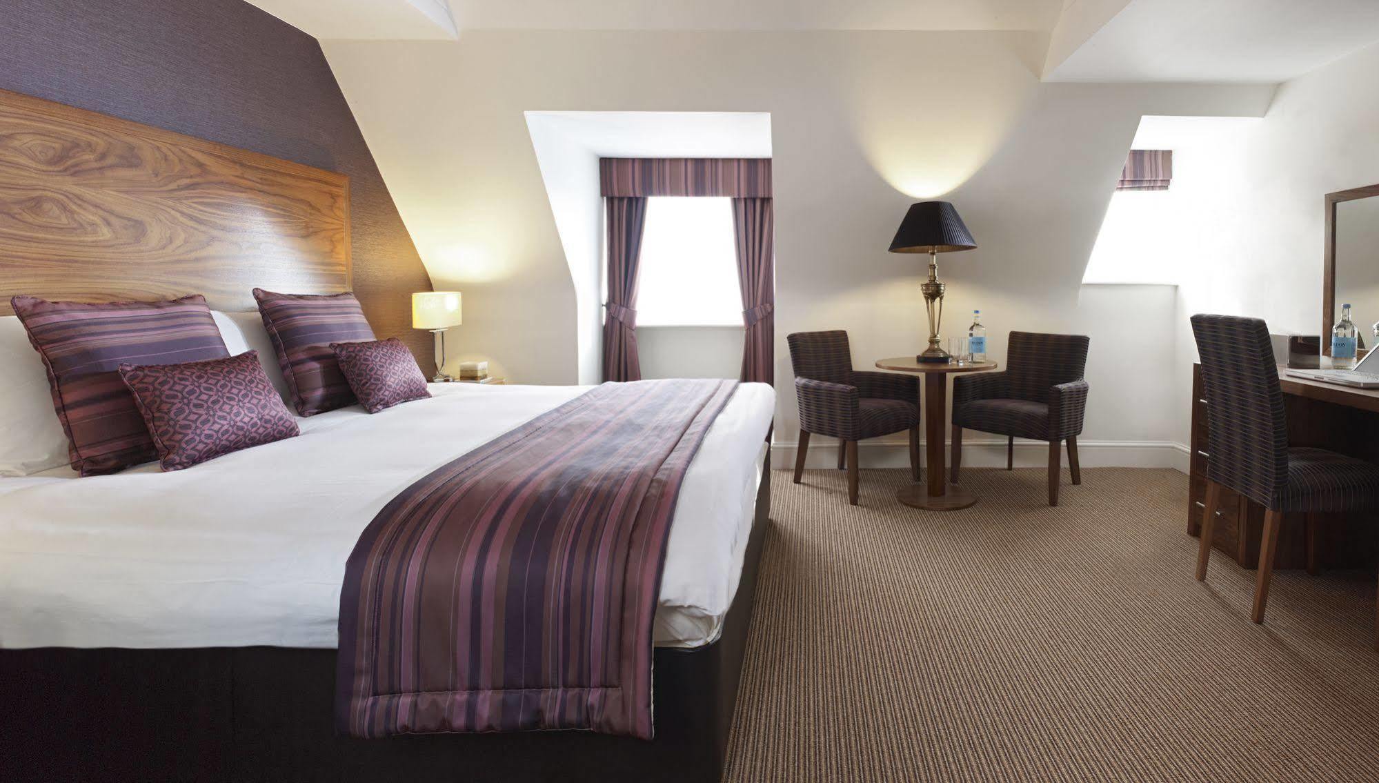 The Boleyn Hotel Staines-upon-Thames